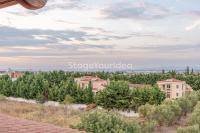 Luxury appartment, only 7 minutes from Thessaloniki airport and 15 minutes from city center ,for 8-23 people also for gatherings and parties - Chambres d'hôtes Néo Rýsi