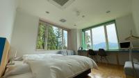Twin Room with Shared Bathroom and Mountain View