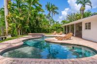 B&B Fort Myers - Luxury Pool & Spa Home near Beaches & Downtown - Bed and Breakfast Fort Myers