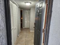 Centauri Vacation Rentals Beautiful 2-bedroom condo, near all Orlando attractions, free parking & Wi-Fi, King bed - Bed and Breakfast