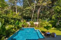La Macedo by The Blue Kite - Luxury 3 BHK Villas in Assagao, with Private Pool, Garden, Terrace, Parking, Security - Chambres d'hôtes Mapusa