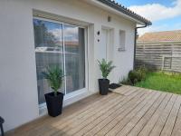 Studio tout confort + terrasse - Ferienwohnung