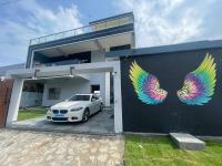 Sea Breeze at ECR - Beach Front Villa with Private Pool, Jacuzzi and Dive-in Theater - B&B