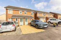 Entire Home in Swansea, near Swansea.dotcom Stadium, Sleeps 4, by Properties by O & G - B&B Bon-y-maen