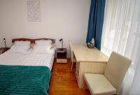 Zimmer mit Kingsize-Bett
