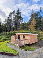 B&B Blairgowrie - Kaoglen Lodge - Fawn Pod - Hot Tub - Dogs - Pitlochry - Luxury - Bed and Breakfast Blairgowrie