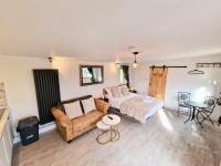 Kaoglen Lodge - Fawn Pod - Hot Tub - Dogs - Pitlochry - Luxury - Bed and Breakfast Blairgowrie