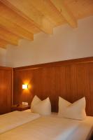 Apartment 316 (2-4 Adults)