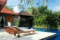 Villa Hanoman Candidasa - 3 Bedrooms With Private Pool - B&B Candidasa