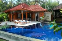 B&B Candidasa - Oceanfront Condo 3 Bedrooms Private Villa Candi Dasa - Bed and Breakfast Candidasa