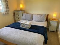 B&B Bideford - Entire Cozy Chalet in Bideford Bay Holiday Park - Bed and Breakfast Bideford