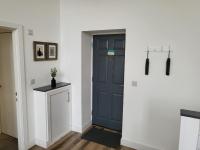Burkhardt Hall- Parking Included- Sleeps 4 - Ferienwohnung