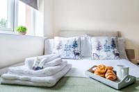 B&B Woking - Beautiful Gloster House with a Large Garden & Free Parking - Bed and Breakfast Woking