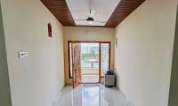 TrueLife - Chinmai Nivas - Modern 2BHK homes for families - Tirumala Mountain View - Fast WiFi - Many restaurants nearby - Hall, AC bedrooms, Modular Kitchen - Android TV - 250 Jio Channels - Top Service with lots of Love - Chambres d'hôtes Tirupati