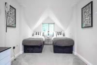 Garland Penthouse - Large 2 bed 2 bath self contained flat - Ferienwohnung