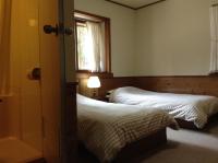Zweibettzimmer mit eigenem Bad