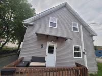 Bright apartment close to hwy - B&B