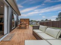 A Sunshine Retreat - Pauanui Holiday Home - B&B Pauanui