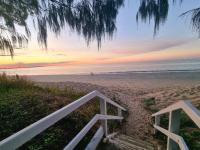 Rosalynda- Luxury Beachfront 3 BR Townhouse - Bed and Breakfast Hervey Bay