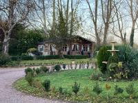 Log Cabin, Conveniently Situated halfway between Stratford and Warwick - B&B