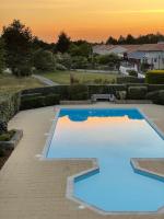 Unappartalamer Vue Golf de Pornic et piscine - B&B