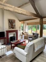 B&B Daventry - The Most Magical Woodshed - Bed and Breakfast Daventry