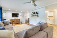 Hillsboro Hideaway with Private Hot Tub and Bunkhouse! - B&B Hillsboro