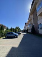 Quiet 3-Room Apt - 2 Parking Spaces - 5 Min Bus - B&B