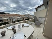 Superbe 2 pièces mezzanine, près plage, parking inclus, animaux admis - FR-1-338-528 - Chambres d'hôtes Sète
