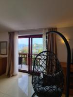 Superior One-Bedroom Apartment with Balcony and Lake View