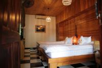 Double or Twin Room with Mountain View