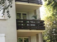 Estudio con balcón