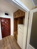 Quiet flat with balcony, free parking included - B&B