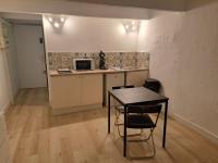 BudgetBnb 183 studio proche opéra - B&B Tolón