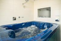 Martonfalvi Penthouse w Jacuzzi - Chambres d’hôtes