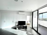 High Floor Skyline view 2Br close2Olympic park - B&B Sídney