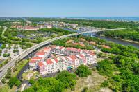 Couples Getaway - Sweet Retreat - European Village Best Location - B&B