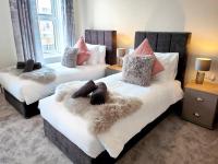 Carvetii - ANNE House Room 3 - Triple bed first flr en-suite - B&B Carlisle