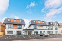 SUNSET SERENITY by BOURNECOAST - A Perfectly Positioned Apartment Very Close to the Sandy Beaches - FM8496 - B&B Bournemouth