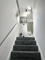 Stunning apartment in Beckton with Private Entrance - Ferienwohnung