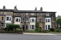 Harrogate Self Catering - King's View - Overlooking Harrogate Convention Centre -Private Parking - B&B