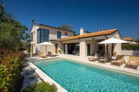 B&B Kadumi - Modern villa Ursaria with pool and grill in Porec - Bed and Breakfast Kadumi