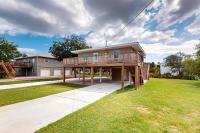 Waterfront 3BR with Boat Launch and Yard Games - B&B Shoreline Park