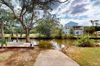 Canal & Boat Launch: Bay St Louis Group Getaway - B&B Shoreline Park