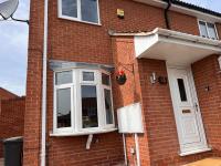 CONTRACTORS OR FAMILY HOUSE - M1 Nottingham - IKEA RETAIL PARK - CATKIN DRIVE - 2 Bed Home with Driveway, private garden, sleeps 4 - TV'S in all rooms - Bed and Breakfast