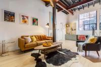 B&B Melbourne - Fitzroy Thrills in MacRobertson Factory Conversion - Bed and Breakfast Melbourne