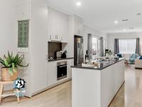 3BR Contemporary Home with Sea Views - B&B Victor Harbor