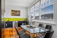 Hobart Character - Scenic Views in Bustling Locale - B&B New Town