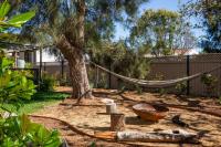The Treehouse Pet Friendly 2 Mins Walk to Beach - B&B Culburra Beach