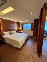Deluxe Double Room with Balcony and Sea View